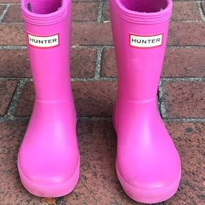 Gently worn Hunter Rain Boots Toddler size 8. Pink